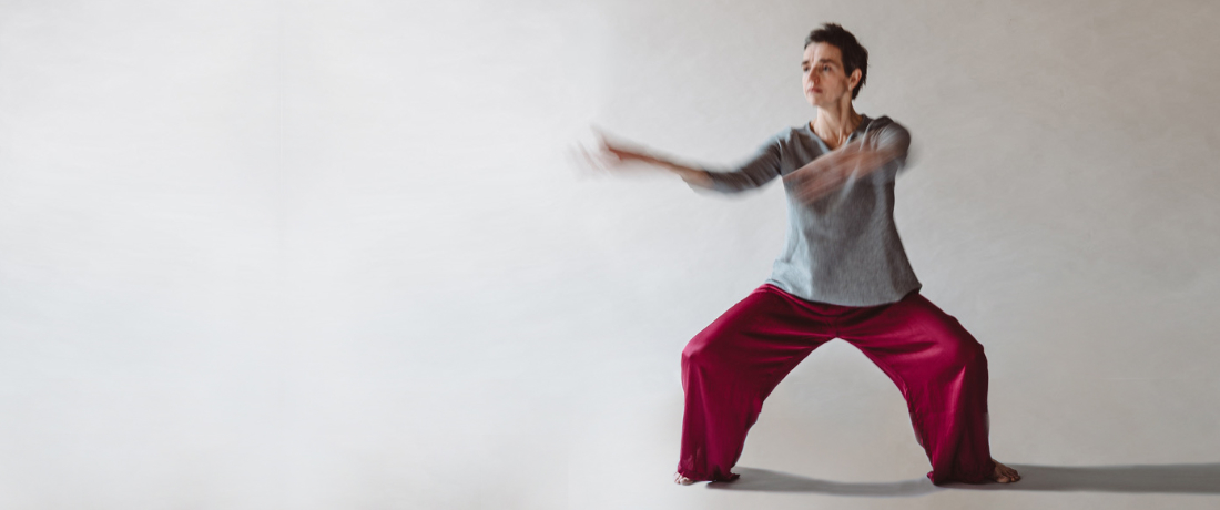 Qigong übung: Der große Drachen taucht ins Meer, Sabine Kröger-Otto