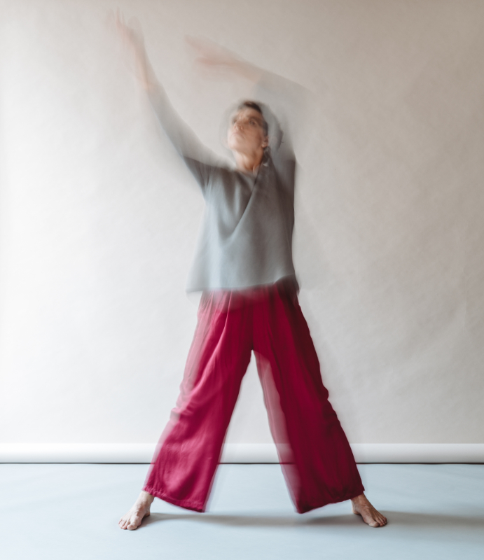 Qigong übung: Der große Drachen taucht ins Meer, Sabine Kröger-Otto